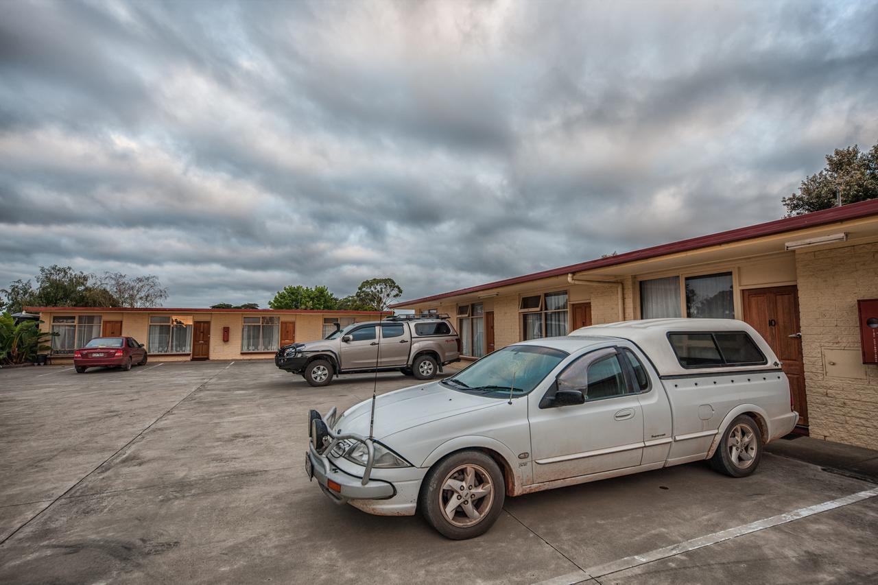 Heywood Motor Inn Bagian luar foto